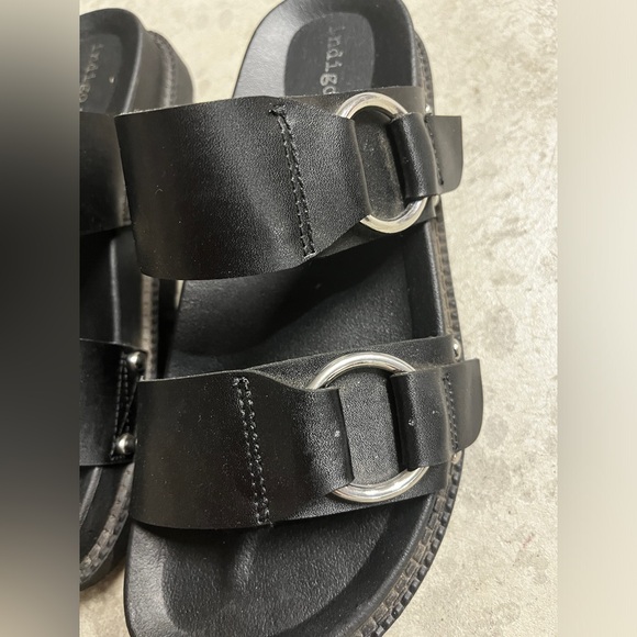 Indigo Black Faux Leather Platform Sandals / Slides - Size 5.5 - Picture 5 of 11